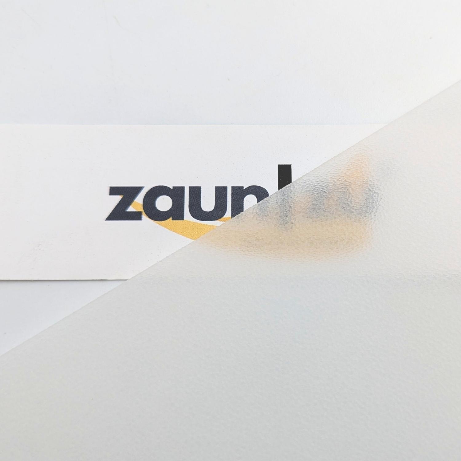 Sichtschutzstreifen zaun|zu Premium 35M Weiß-Milchglas Beispiel